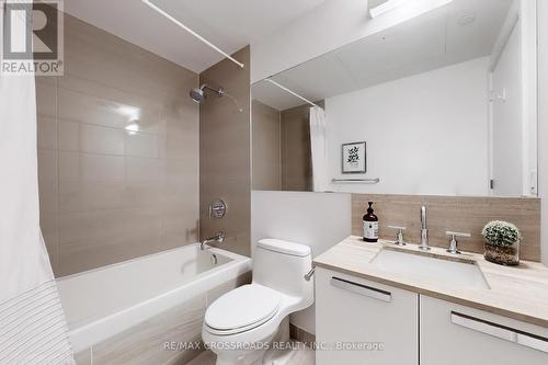 4504 - 50 Charles Street E, Toronto, ON - Indoor Photo Showing Bathroom