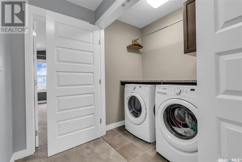 656 Childers Bend, Saskatoon, SK - Indoor Photo Showing Laundry Room