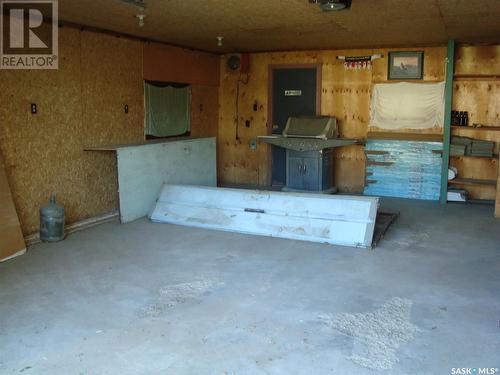 109 2Nd Street E, Kyle, SK - Indoor Photo Showing Garage