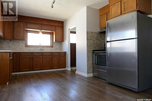 109 Empire Road, Assiniboia, SK - Indoor Photo Showing Kitchen