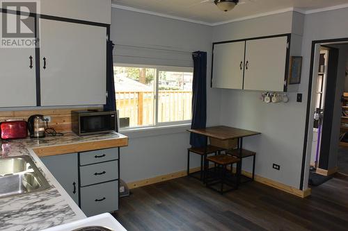 868 Ross Street, Quesnel, BC - Indoor Photo Showing Kitchen With Double Sink