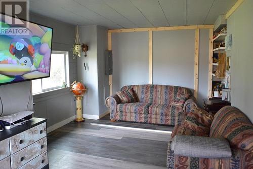 868 Ross Street, Quesnel, BC - Indoor Photo Showing Living Room