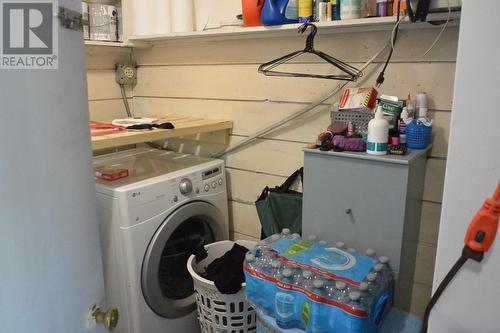 868 Ross Street, Quesnel, BC - Indoor Photo Showing Laundry Room