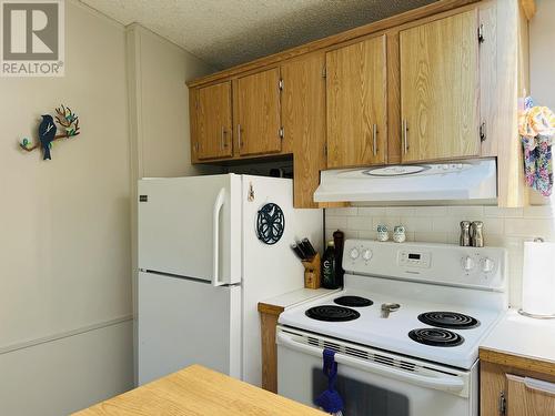 22 803 Hodgson Road, Williams Lake, BC - Indoor Photo Showing Kitchen