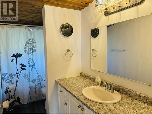 4026 N Cariboo 97 Highway, Williams Lake, BC - Indoor Photo Showing Bathroom