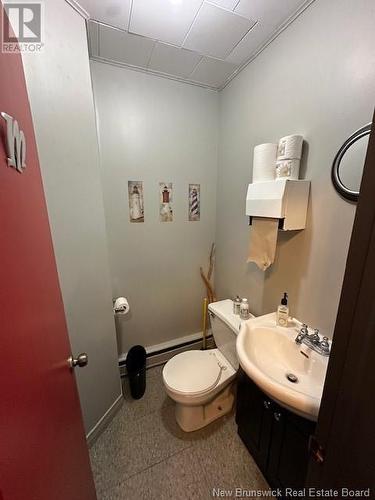 210 Chaleur, Charlo, NB - Indoor Photo Showing Bathroom