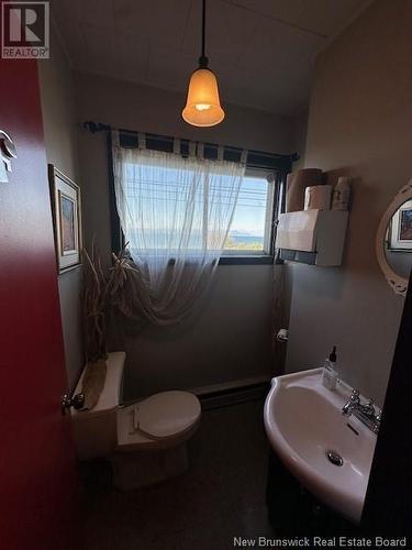 210 Chaleur, Charlo, NB - Indoor Photo Showing Bathroom