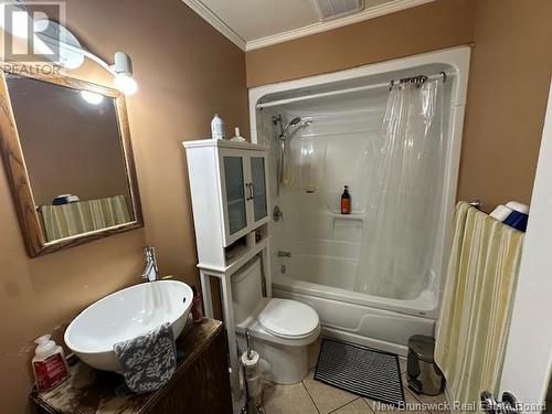 210 Chaleur, Charlo, NB - Indoor Photo Showing Bathroom