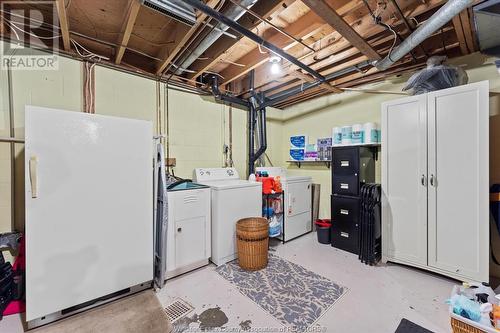 248 Victoria Street South, Amherstburg, ON - Indoor Photo Showing Laundry Room