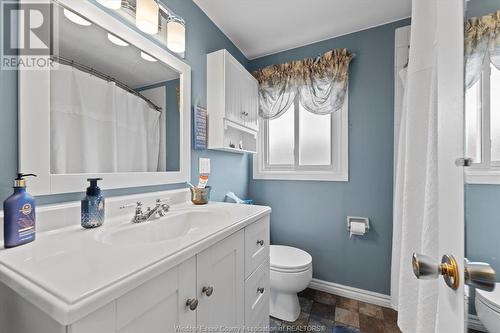 248 Victoria Street South, Amherstburg, ON - Indoor Photo Showing Bathroom