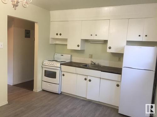 13007 83 St Nw, Edmonton, AB - Indoor Photo Showing Kitchen