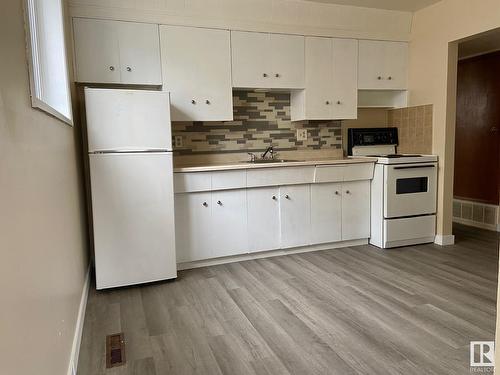 13007 83 St Nw, Edmonton, AB - Indoor Photo Showing Kitchen