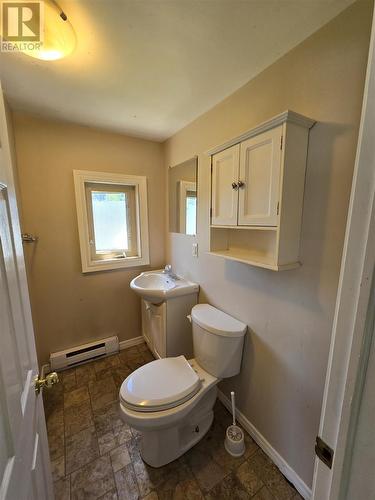 225 Tilley Rd, Sault Ste Marie, ON - Indoor Photo Showing Bathroom