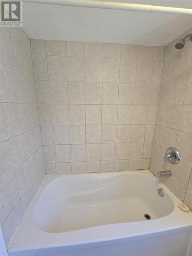 225 Tilley Rd, Sault Ste Marie, ON - Indoor Photo Showing Bathroom