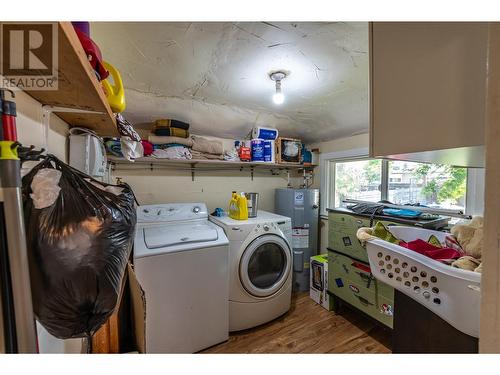 463 Heales Avenue, Penticton, BC - Indoor Photo Showing Laundry Room