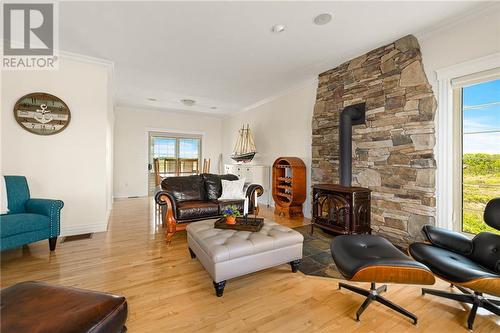 54 P'Tit Barachois, Grand-Barachois, NB - Indoor Photo Showing Living Room