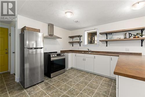 54 P'Tit Barachois, Grand-Barachois, NB - Indoor Photo Showing Kitchen With Double Sink