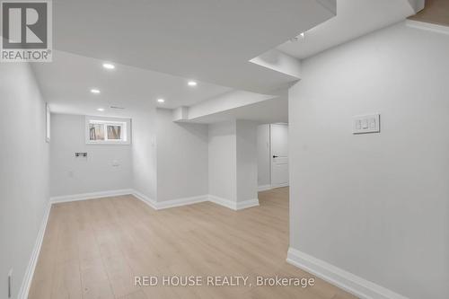 10 Bayside Avenue, Hamilton, ON - Indoor Photo Showing Other Room