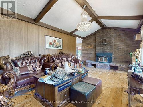 13099 Kennedy Road, Whitchurch-Stouffville, ON - Indoor Photo Showing Living Room With Fireplace