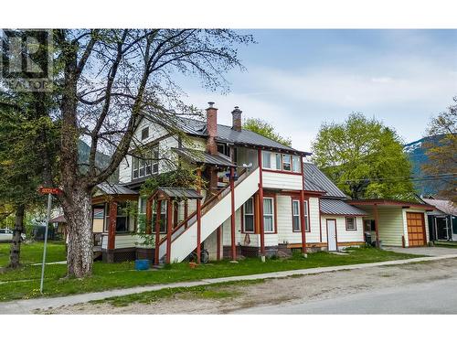 614 Mackenzie Avenue, Revelstoke, BC 