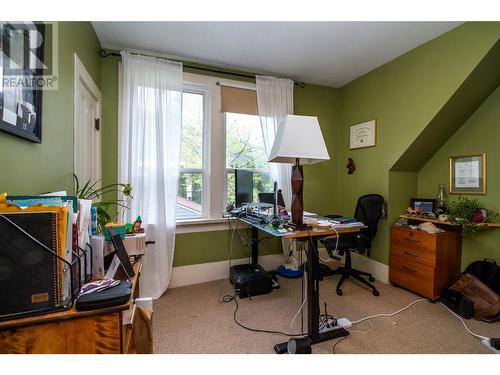 614 Mackenzie Avenue, Revelstoke, BC - Indoor Photo Showing Office