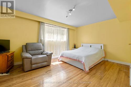 2203 Waycross Crescent, Mississauga, ON - Indoor Photo Showing Bedroom