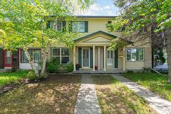 470 Meadowood Drive  Winnipeg, MB R2M 4M1