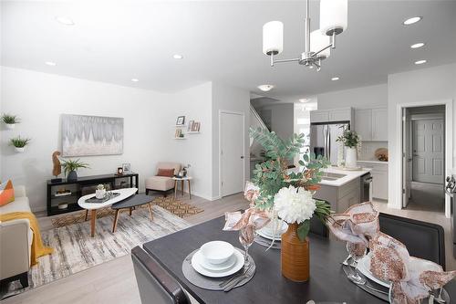 6 Saddle Creek Cove, Winnipeg, MB - Indoor Photo Showing Living Room