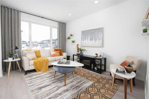 6 Saddle Creek Cove, Winnipeg, MB - Indoor Photo Showing Living Room