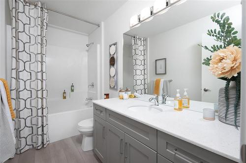 6 Saddle Creek Cove, Winnipeg, MB - Indoor Photo Showing Bathroom