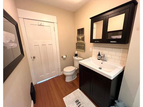 611 Nelson Street, Kimberley, BC - Indoor Photo Showing Bathroom