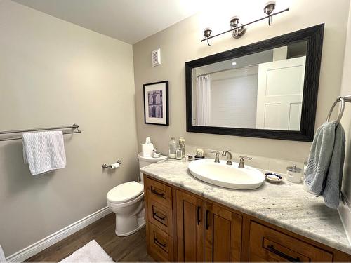 611 Nelson Street, Kimberley, BC - Indoor Photo Showing Bathroom