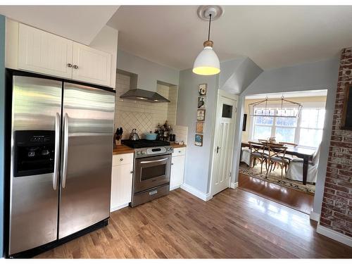 611 Nelson Street, Kimberley, BC - Indoor Photo Showing Kitchen With Upgraded Kitchen