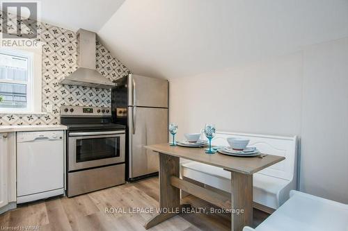 197 Palmer Avenue, Kitchener, ON - Indoor Photo Showing Kitchen