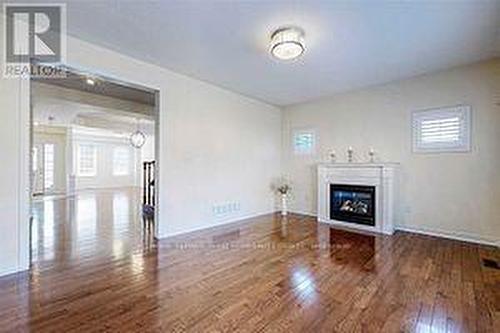 80 Serano Crescent, Richmond Hill (Jefferson), ON - Indoor Photo Showing Living Room With Fireplace