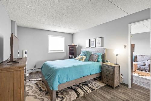 1006 77 Edmonton Street, Winnipeg, MB - Indoor Photo Showing Bedroom