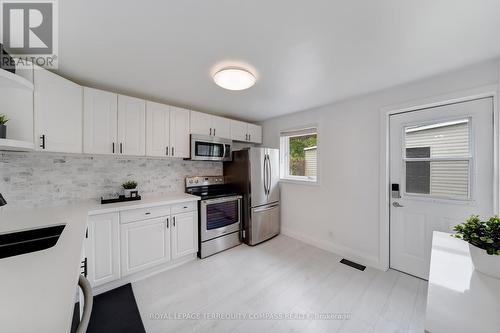 39 Division Street, Hamilton, ON - Indoor Photo Showing Kitchen