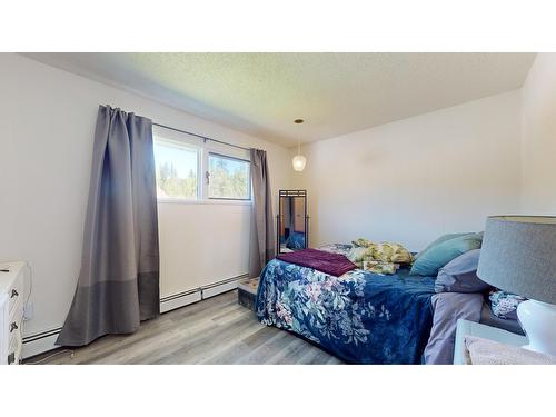 828 6Th Avenue, Kimberley, BC - Indoor Photo Showing Bedroom