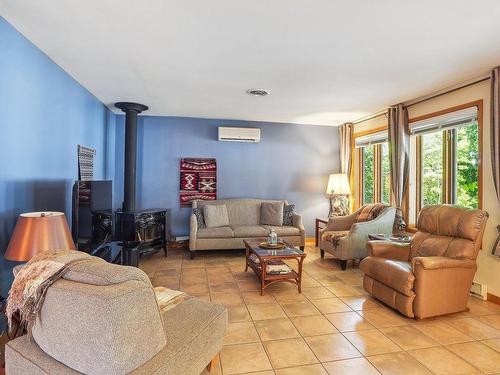 Salon - 3930 136E Rue, Saint-Anicet, QC - Indoor Photo Showing Living Room