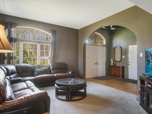 491 Harstone Drive, Kakabeka Falls, ON - Indoor Photo Showing Living Room