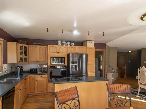 491 Harstone Drive, Kakabeka Falls, ON - Indoor Photo Showing Kitchen With Double Sink