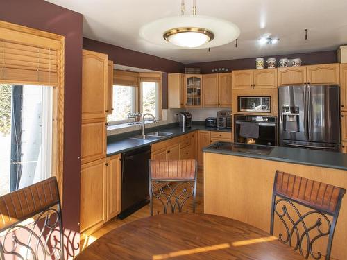 491 Harstone Drive, Kakabeka Falls, ON - Indoor Photo Showing Kitchen With Double Sink