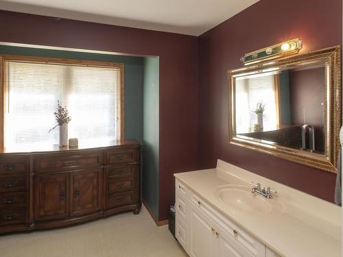 491 Harstone Drive, Kakabeka Falls, ON - Indoor Photo Showing Bathroom