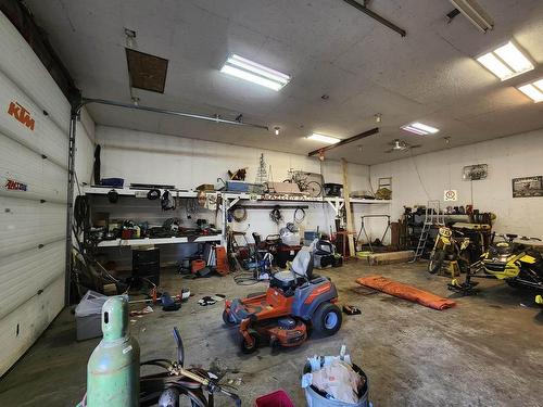 491 Harstone Drive, Kakabeka Falls, ON - Indoor Photo Showing Garage