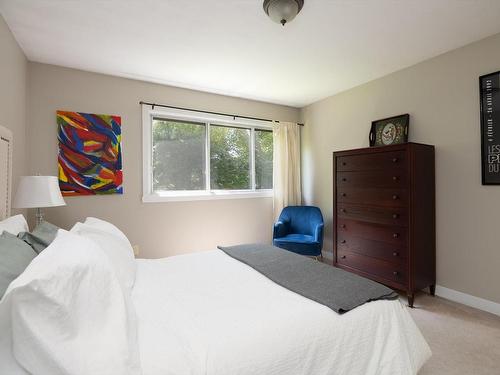 Master bedroom - 724 Rue Surrey, Baie-D'Urfé, QC - Indoor Photo Showing Bedroom