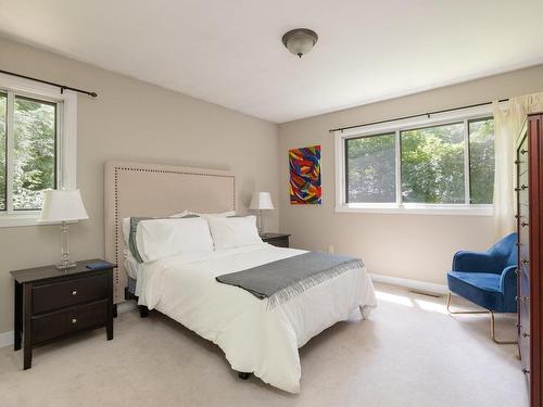 Master bedroom - 724 Rue Surrey, Baie-D'Urfé, QC - Indoor Photo Showing Bedroom