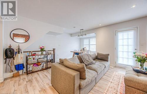 1000 Asleton Boulevard Unit# 73, Milton, ON - Indoor Photo Showing Living Room