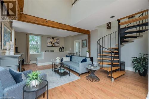 9405 Five Sideroad, Erin, ON - Indoor Photo Showing Living Room