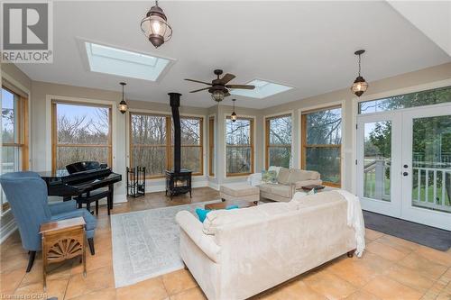 9405 Five Sideroad, Erin, ON - Indoor Photo Showing Living Room