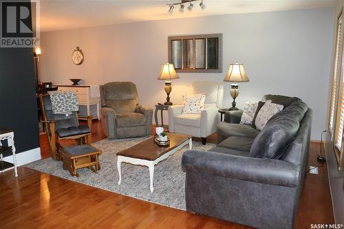 1504 Chestnut Drive, Moosomin, SK - Indoor Photo Showing Living Room